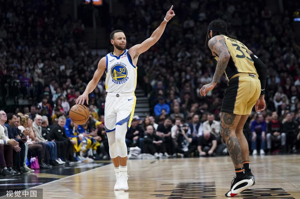 他在持球进 他在持球进