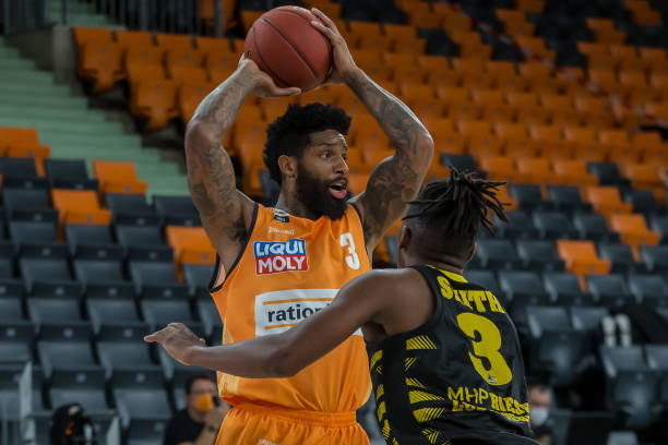 虽然联赛在 虽然联赛在