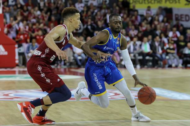 双方在球场 双方在球场